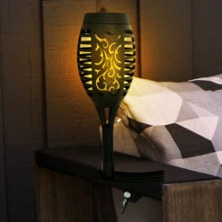 Torce Solari A LED Per Esterni Sfarfallio Balcone Decorazione Da Giardino Torcia Solare Da Giardino Con Morsetto, Luce Ringhiera, Effetto Fuoco Bianco Caldo, H 26 Cm, Set Di 3 8 Torce Solari A LED Per Esterni Sfarfallio Balcone Decorazione Da Giardino Torcia Solare Da Giardino Con Morsetto, Luce Ringhiera, Effetto Fuoco Bianco Caldo, H 26 Cm, Set Di 3 -Vendite VIDAXL || LEDVANCE || STEINEL 56480390 4